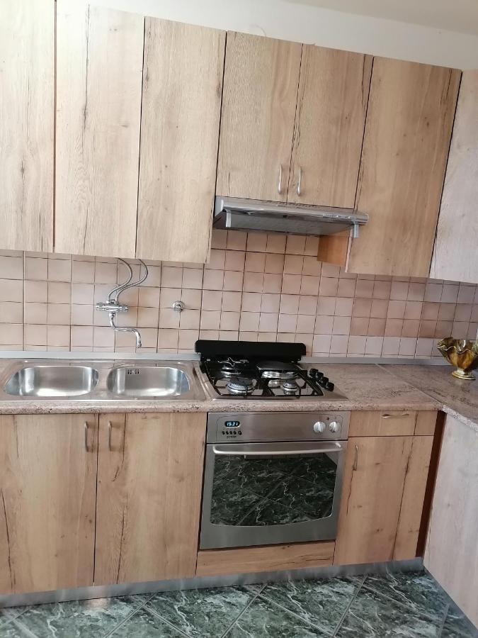 Apartmani Andelo I Ruzica Mundanije Exterior foto